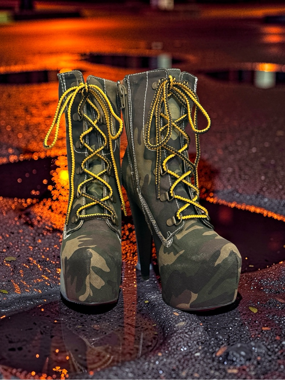Qupid Pratt-04 Camo Platform Boots Size 6.5
